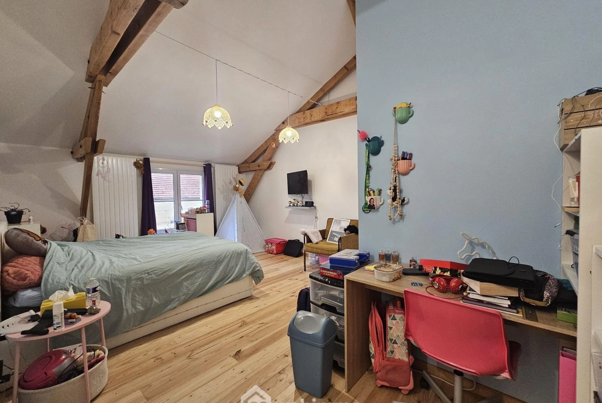 Grande maison familiale à Bouffignereux avec jardin et garage - 309 m² 