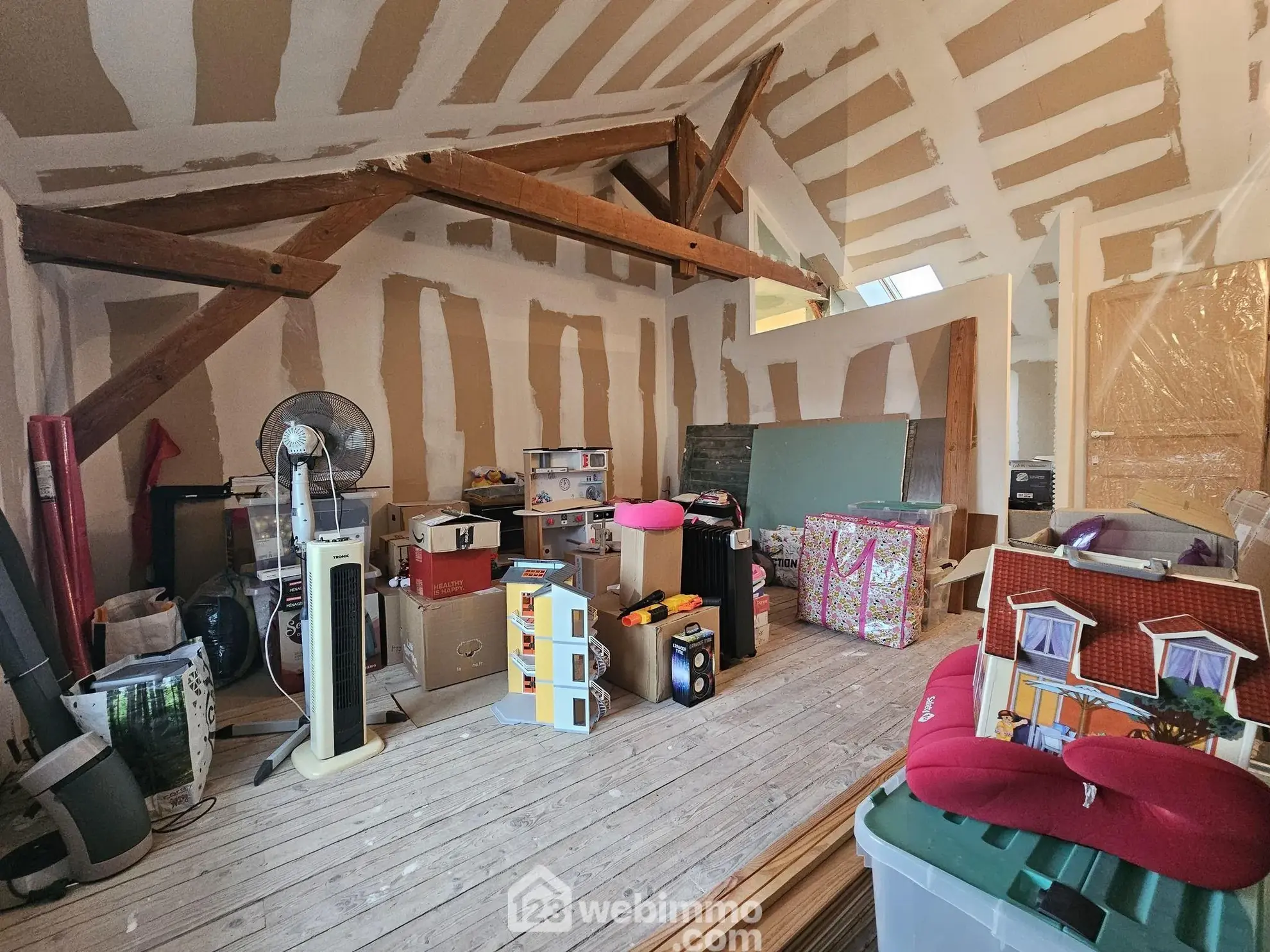 Grande maison familiale à Bouffignereux avec jardin et garage - 309 m² 