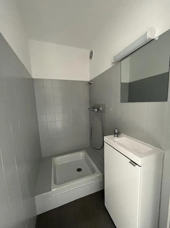 Belle maison de village rénovée de 140 m² à Renaisson avec terrasse et garage 