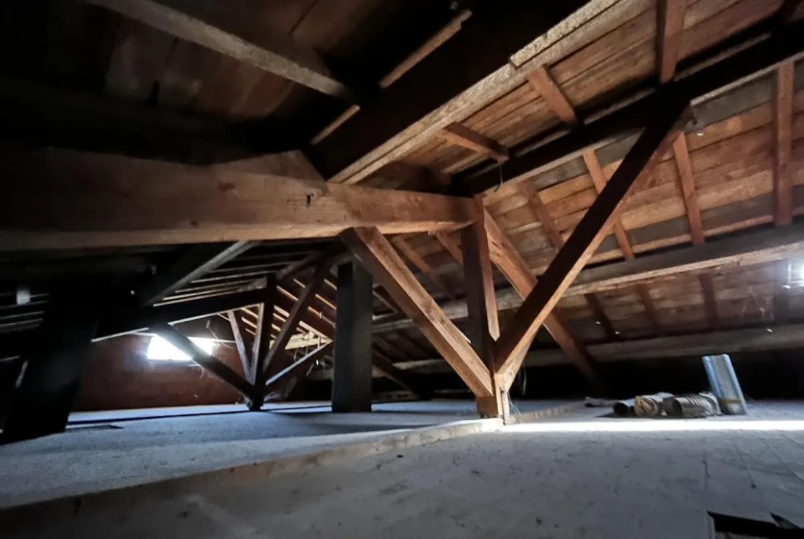 Belle maison de village rénovée de 140 m² à Renaisson avec terrasse et garage 