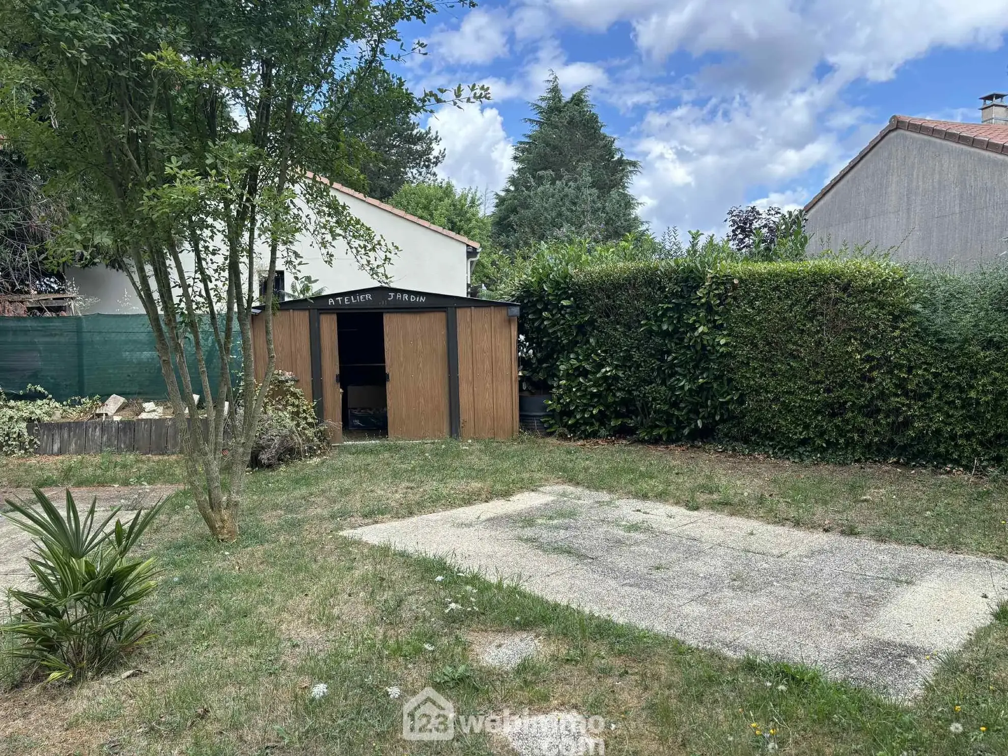 Maison à vendre de 92 m² à Thuré avec terrain et garage - Potentiel à exploiter 
