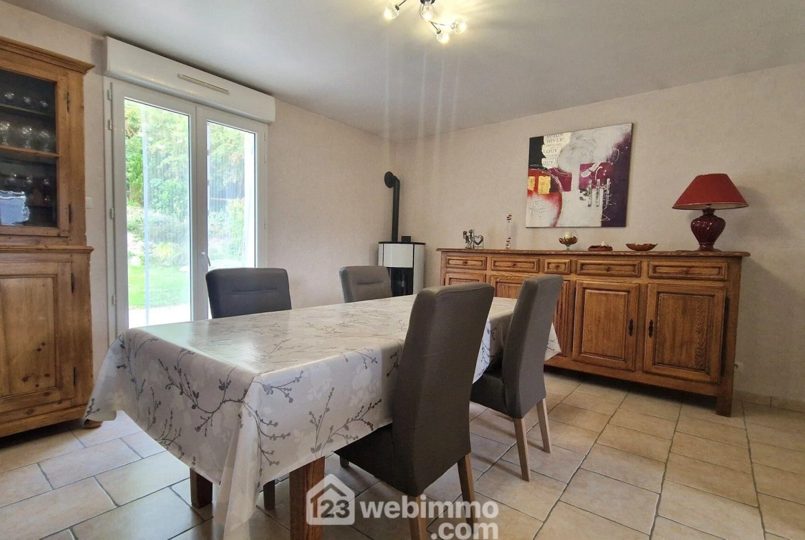 Belle maison de plain-pied de 103 m² à Mons-en-Laonnois avec piscine et garage 