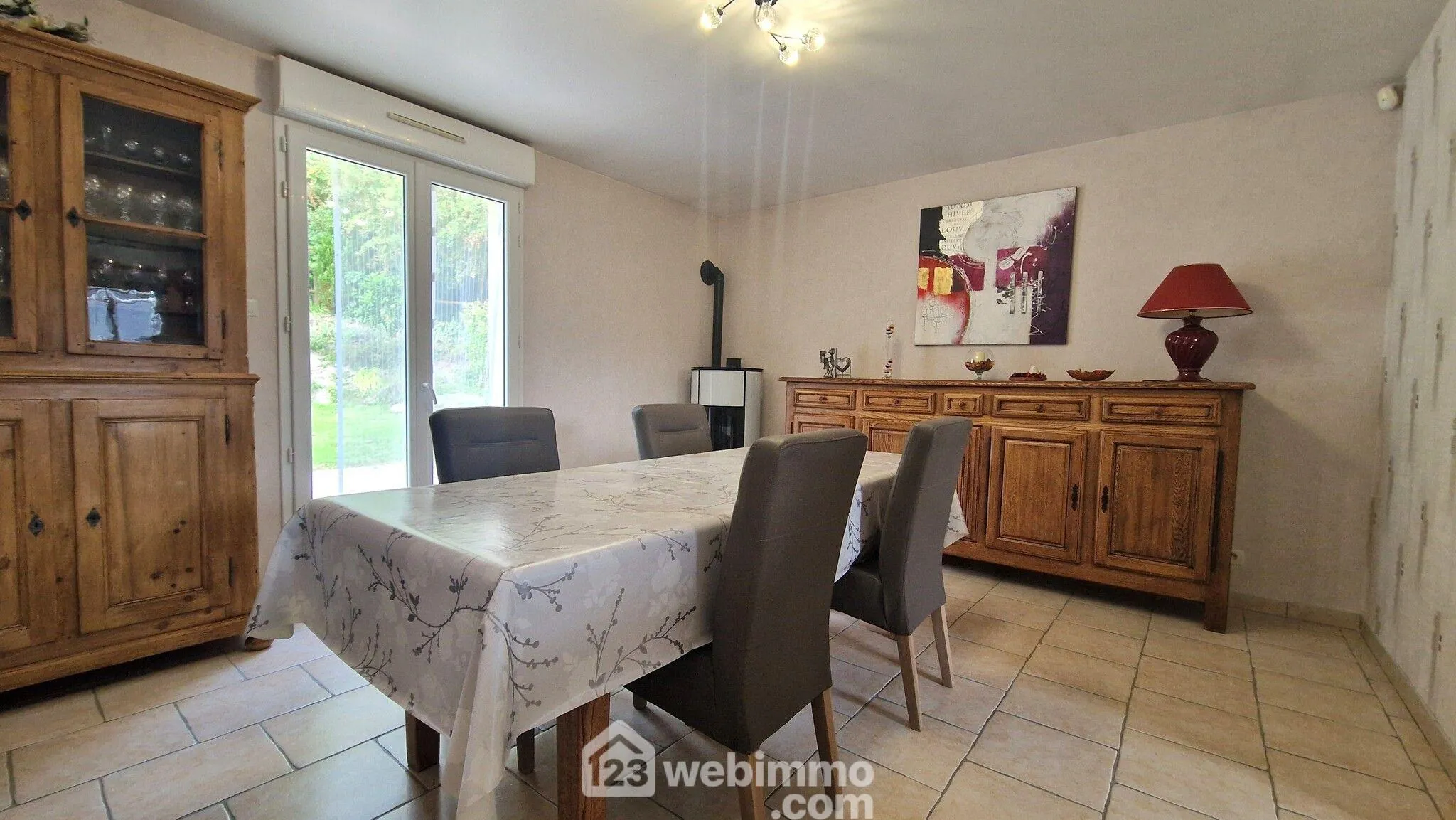 Belle maison de plain-pied de 103 m² à Mons-en-Laonnois avec piscine et garage 
