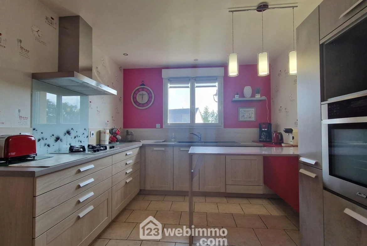 Belle maison de plain-pied de 103 m² à Mons-en-Laonnois avec piscine et garage 