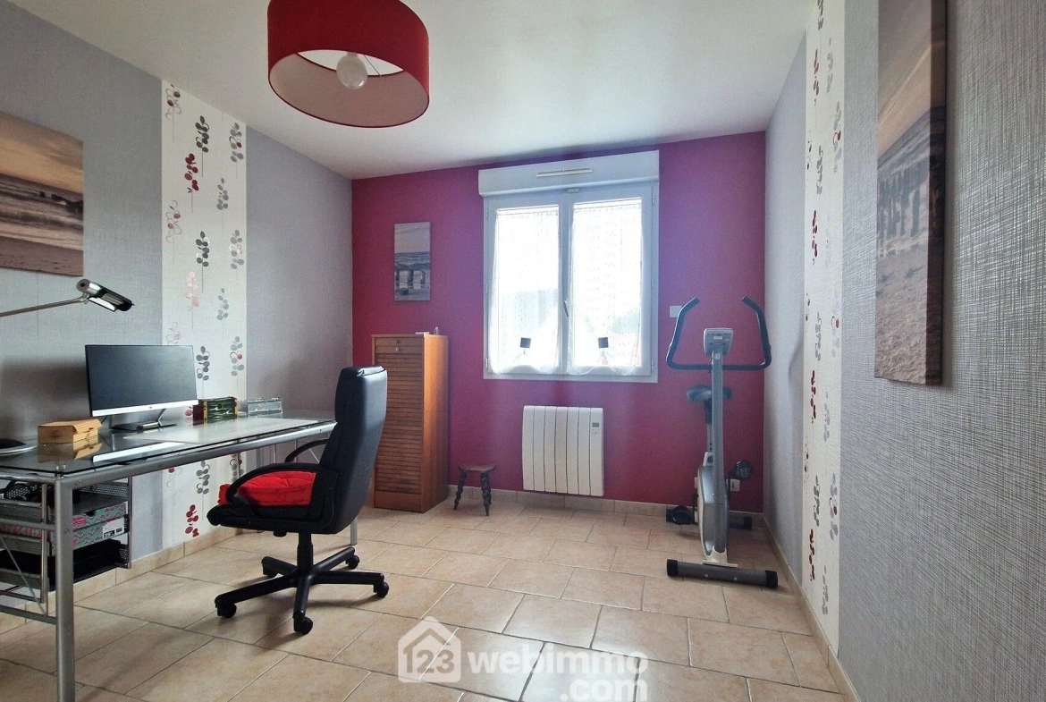 Belle maison de plain-pied de 103 m² à Mons-en-Laonnois avec piscine et garage 