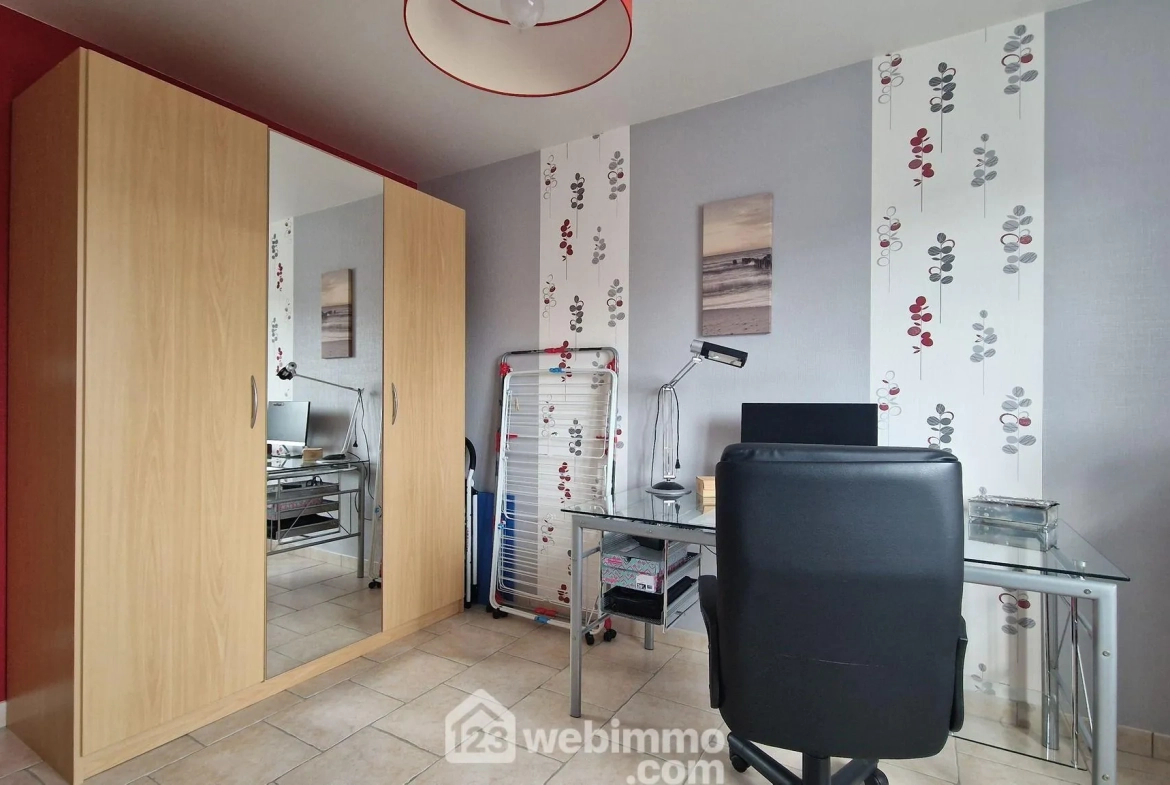 Belle maison de plain-pied de 103 m² à Mons-en-Laonnois avec piscine et garage 