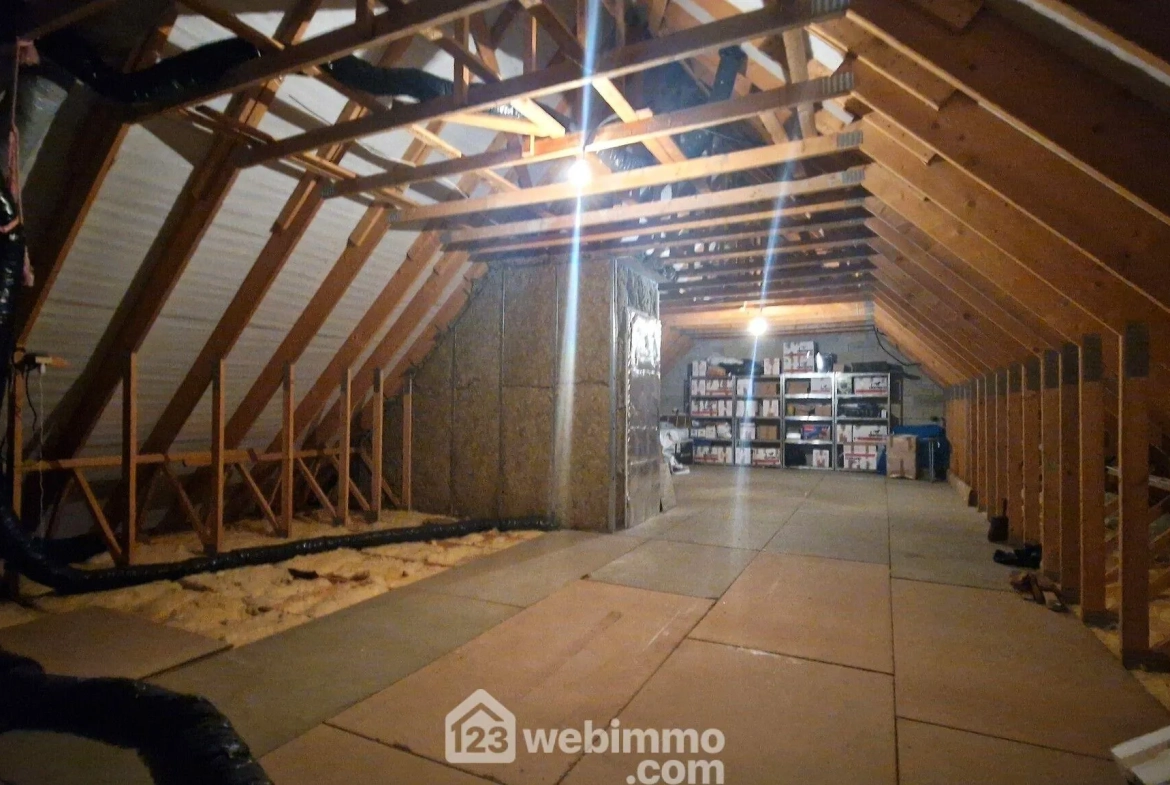 Belle maison de plain-pied de 103 m² à Mons-en-Laonnois avec piscine et garage 
