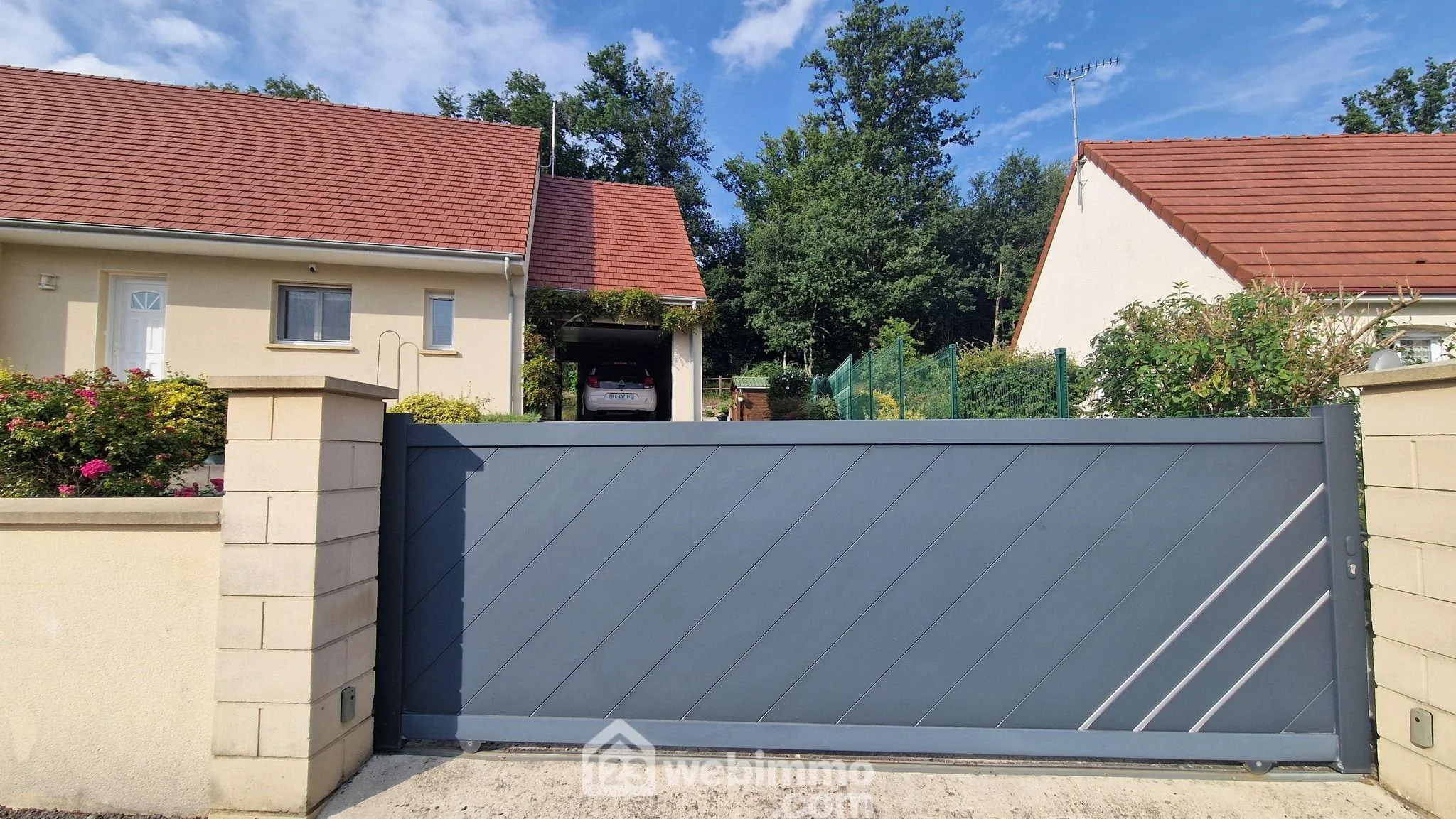 Belle maison de plain-pied de 103 m² à Mons-en-Laonnois avec piscine et garage 
