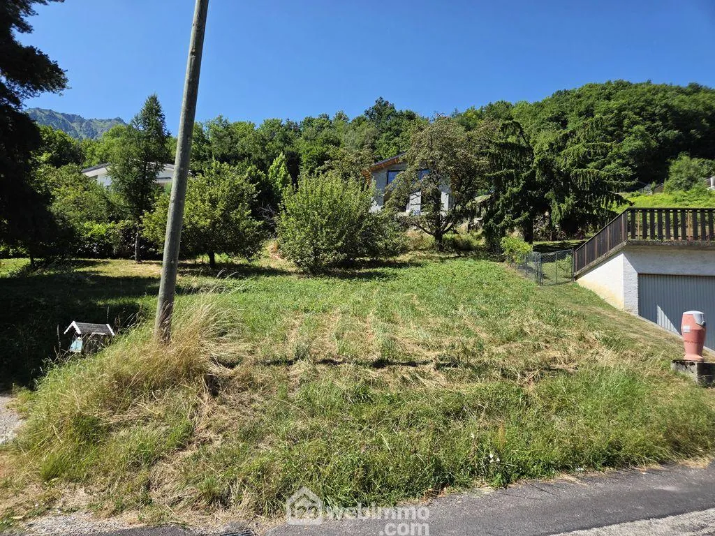Terrain constructible de 518m² à Mercury avec vue dégagée 