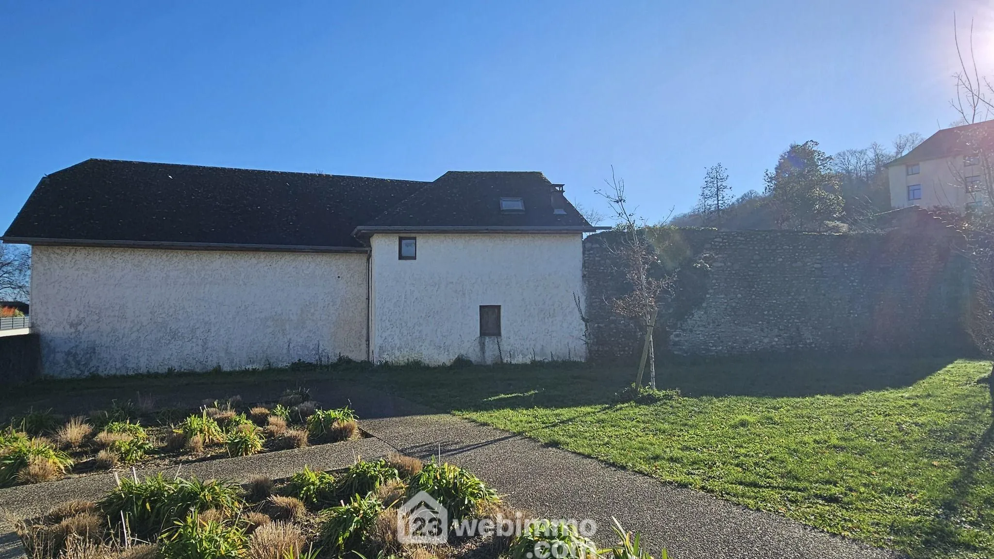 Maison à rénover de 174 m² à Narcastet avec terrain de 1200 m² - Opportunité rare 