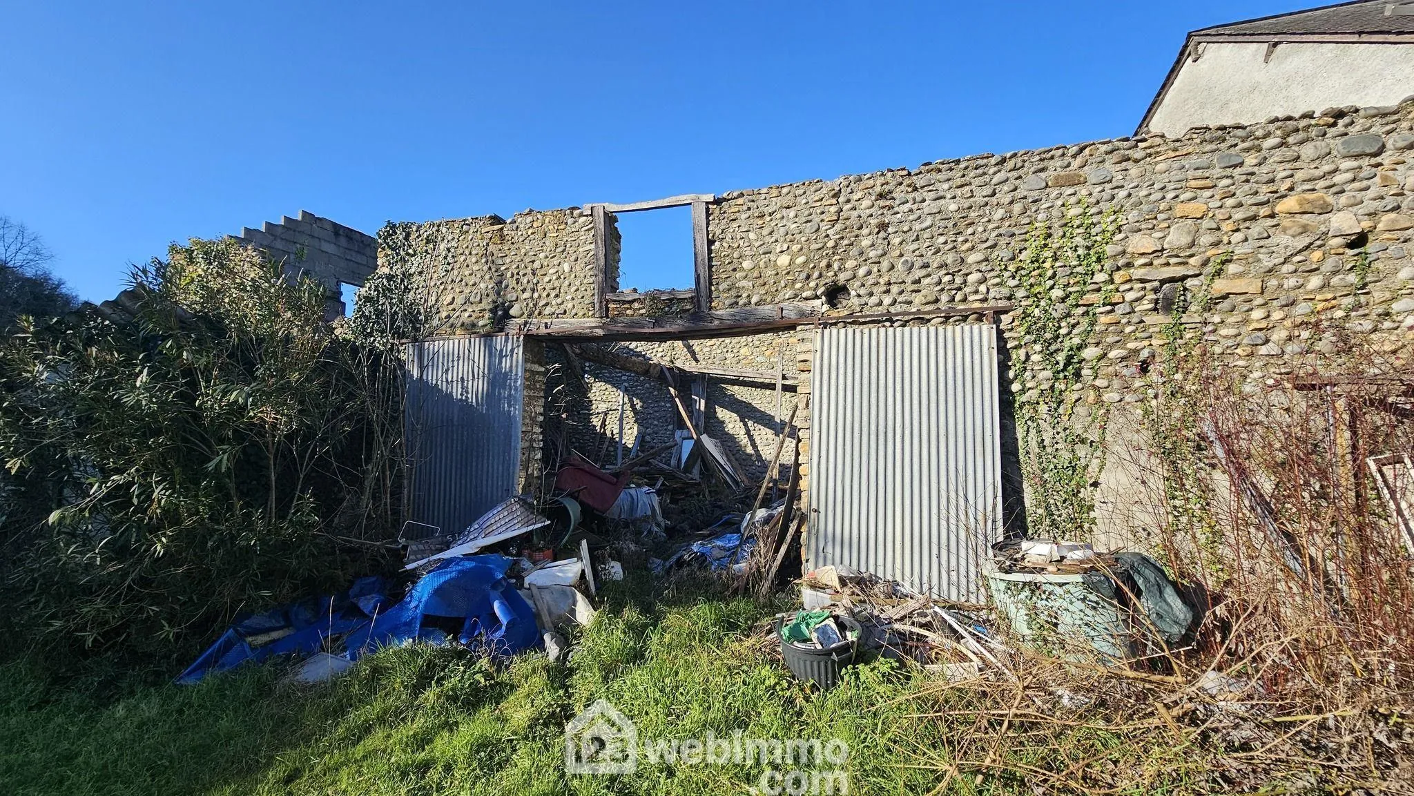 Maison à rénover de 174 m² à Narcastet avec terrain de 1200 m² - Opportunité rare 