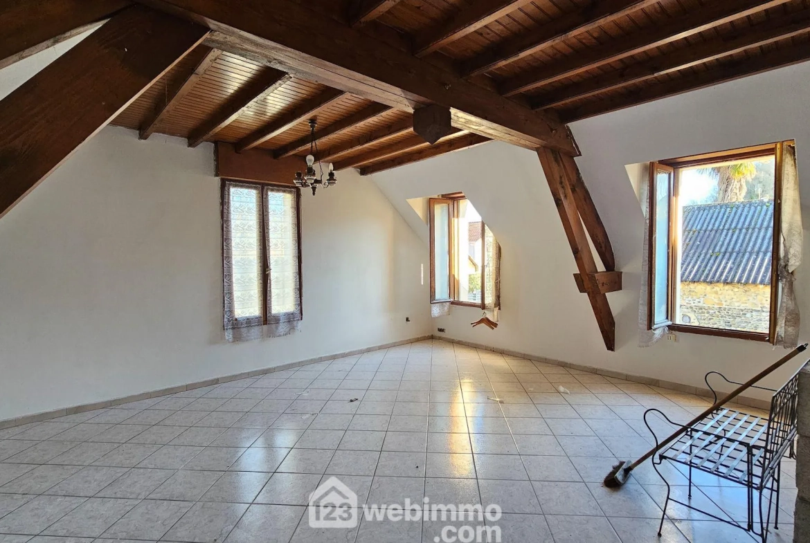 Maison à rénover de 174 m² à Narcastet avec terrain de 1200 m² - Opportunité rare 