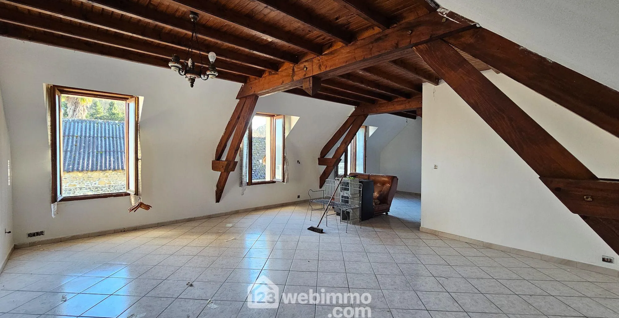 Maison à rénover de 174 m² à Narcastet avec terrain de 1200 m² - Opportunité rare 