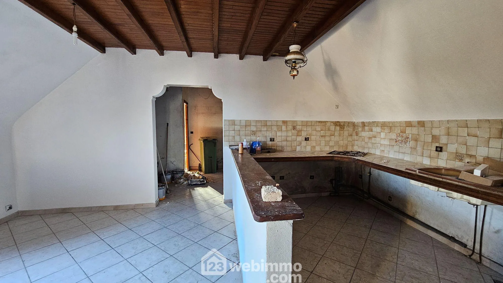 Maison à rénover de 174 m² à Narcastet avec terrain de 1200 m² - Opportunité rare 