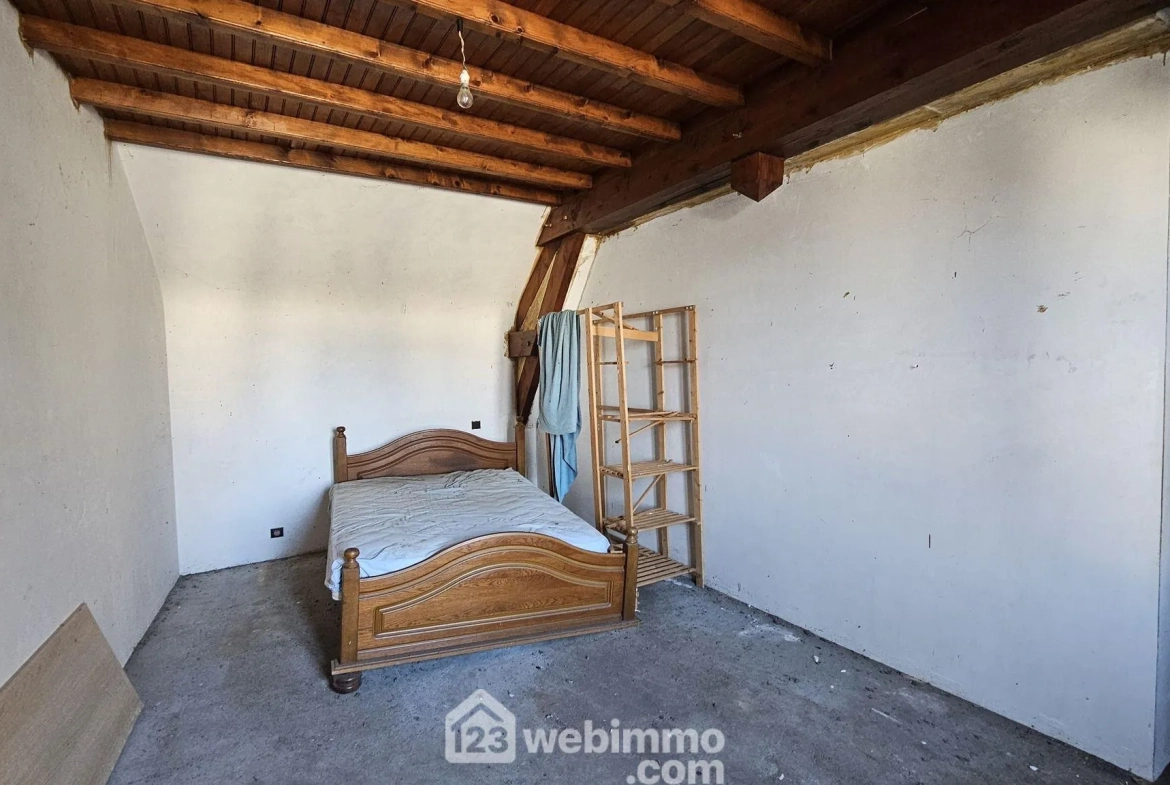 Maison à rénover de 174 m² à Narcastet avec terrain de 1200 m² - Opportunité rare 
