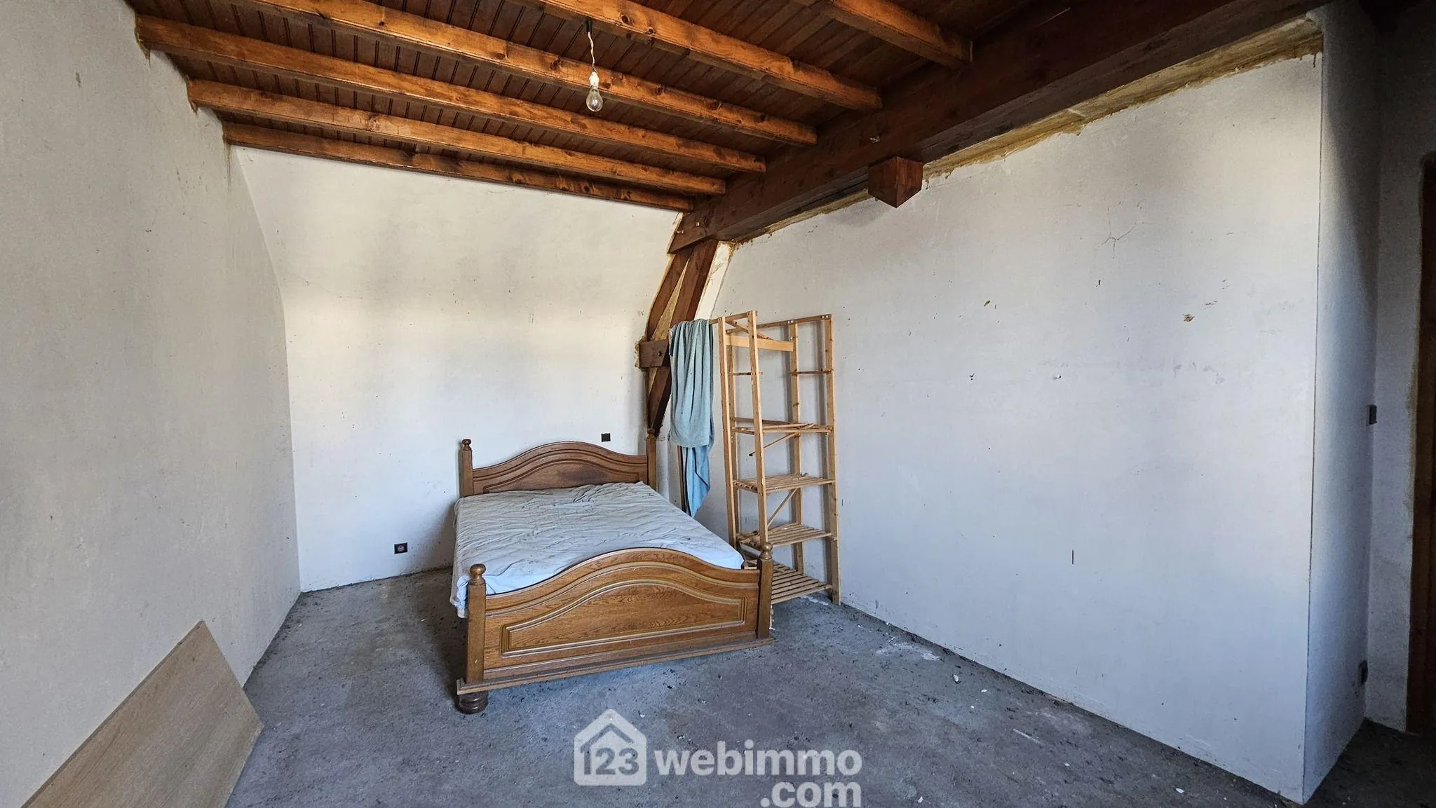 Maison à rénover de 174 m² à Narcastet avec terrain de 1200 m² - Opportunité rare 