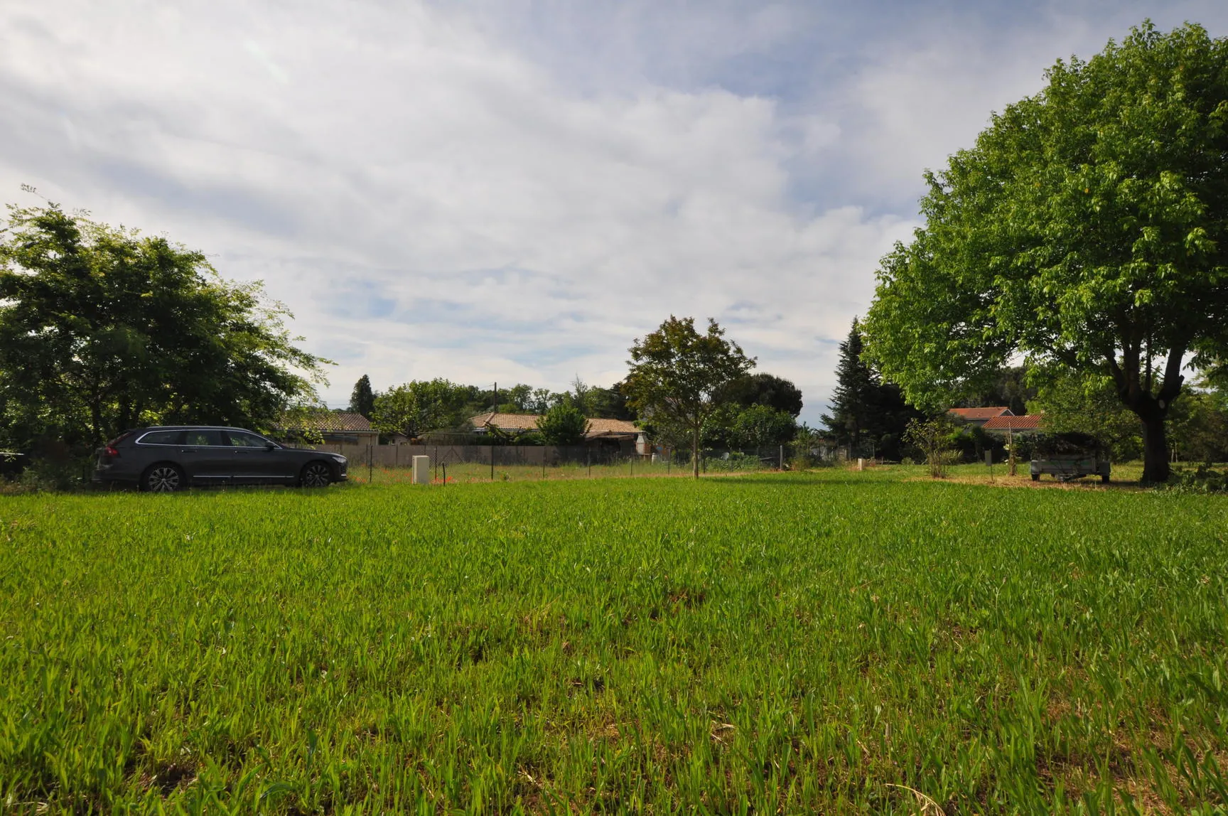 Terrain constructible de 432 m² à Portets dans un lotissement sécurisé 
