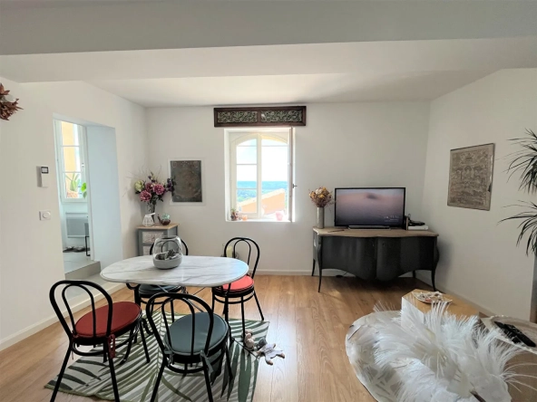 Appartement lumineux et rénové à Eguilles avec vue imprenable