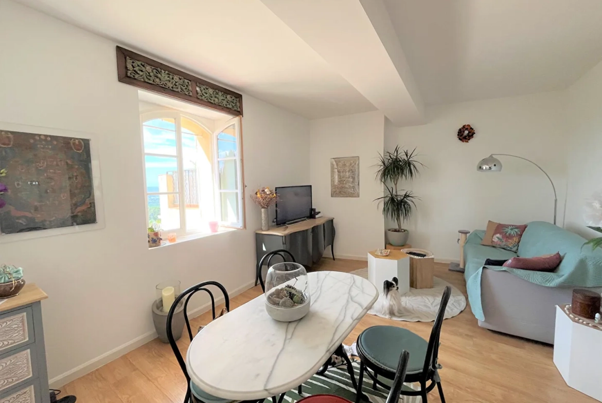Appartement lumineux et rénové à Eguilles avec vue imprenable 