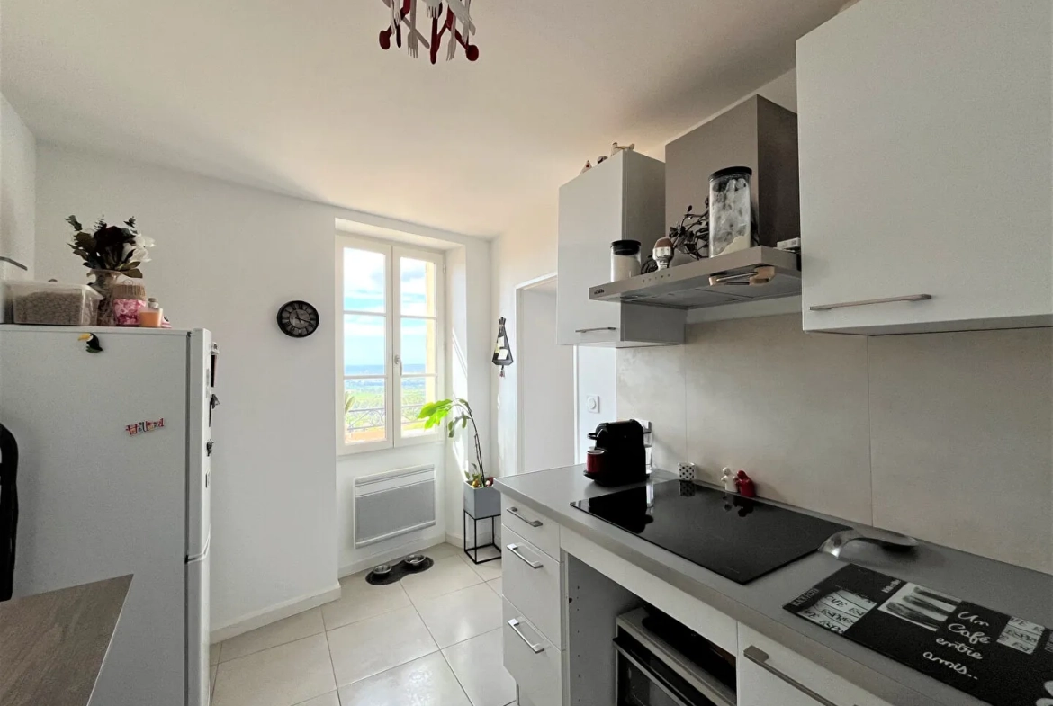 Appartement lumineux et rénové à Eguilles avec vue imprenable 