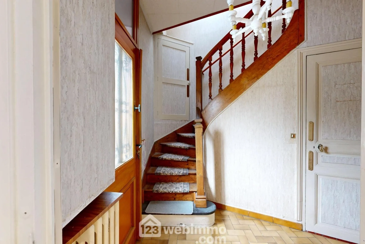 Maison de ville de 75m² à vendre à Compiègne, proche du centre 