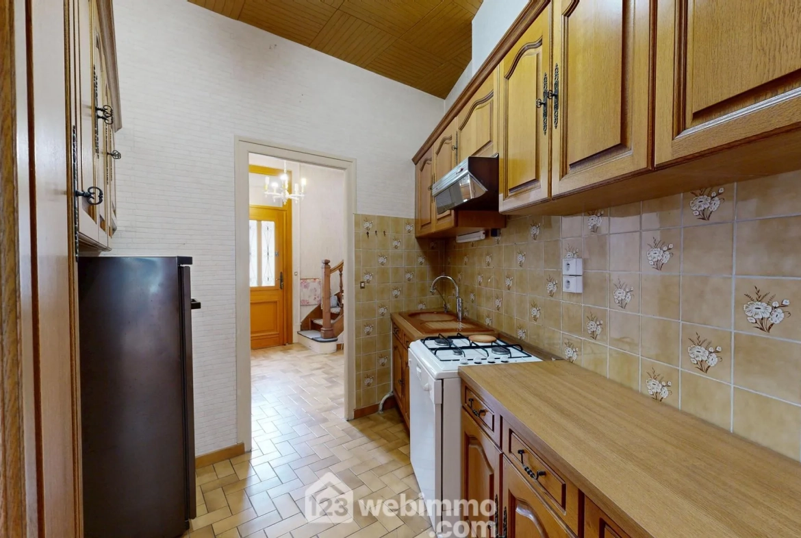 Maison de ville de 75m² à vendre à Compiègne, proche du centre 