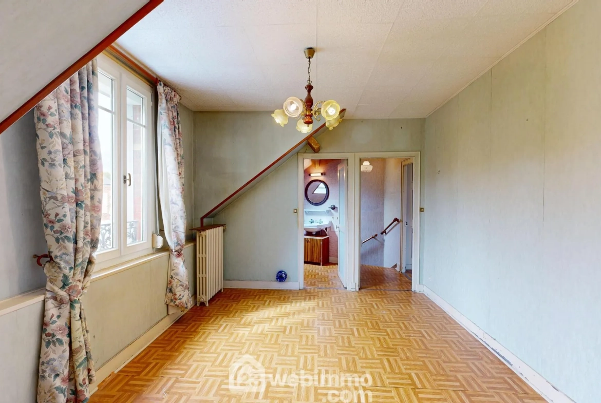 Maison de ville de 75m² à vendre à Compiègne, proche du centre 