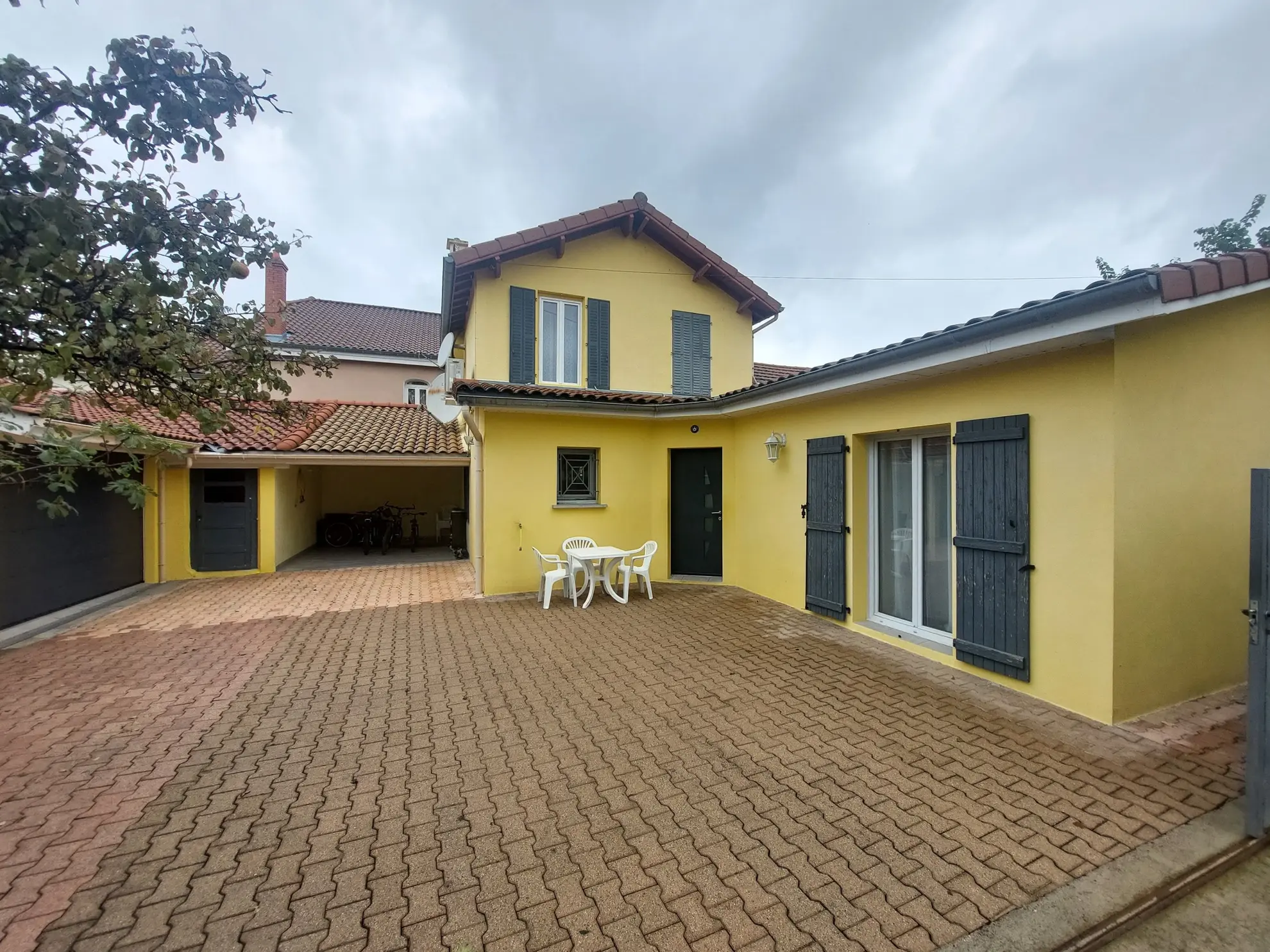 Maison avec garage et terrain à Montbrison - Centre-ville 