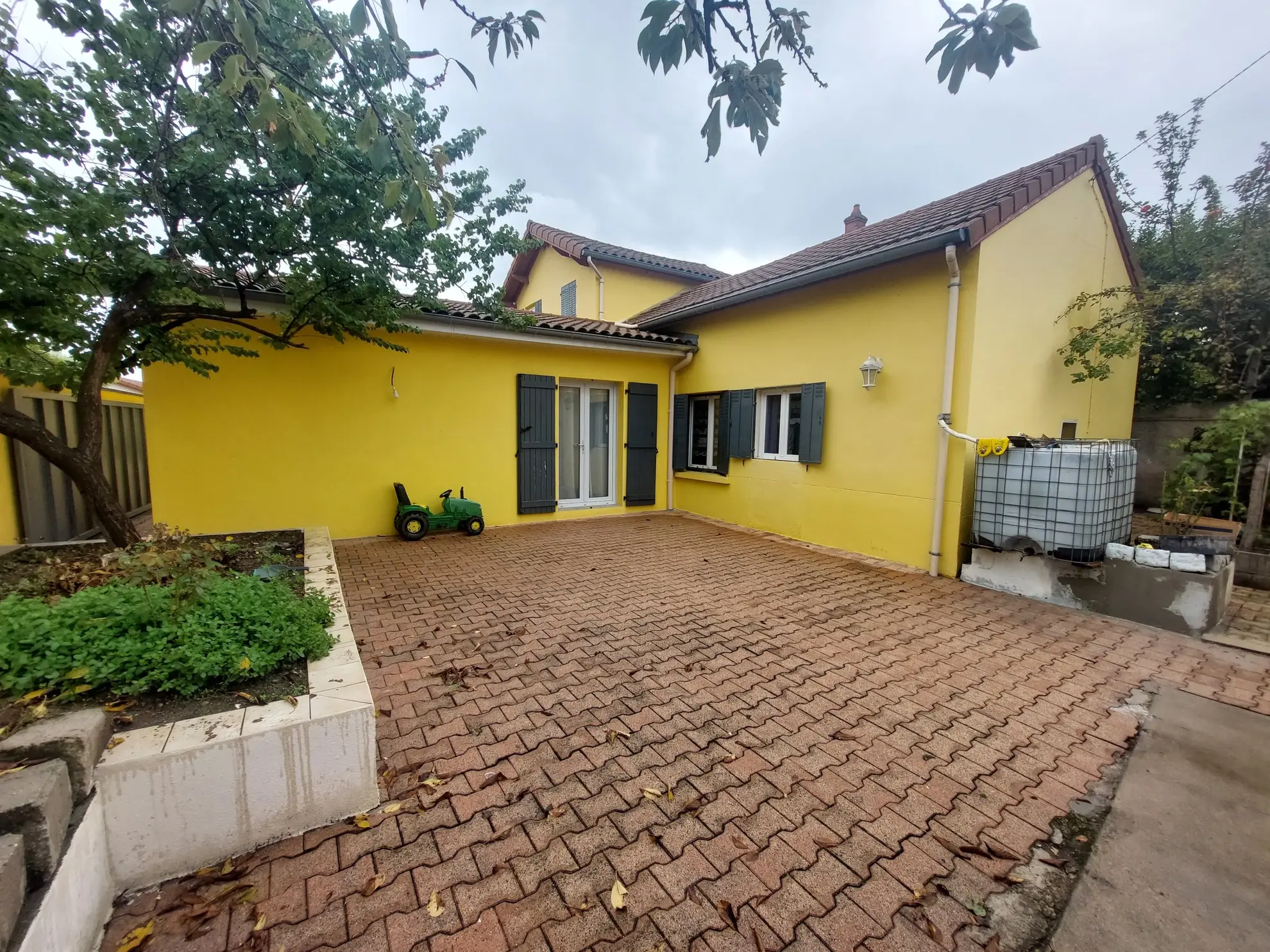 Maison avec garage et terrain à Montbrison - Centre-ville 