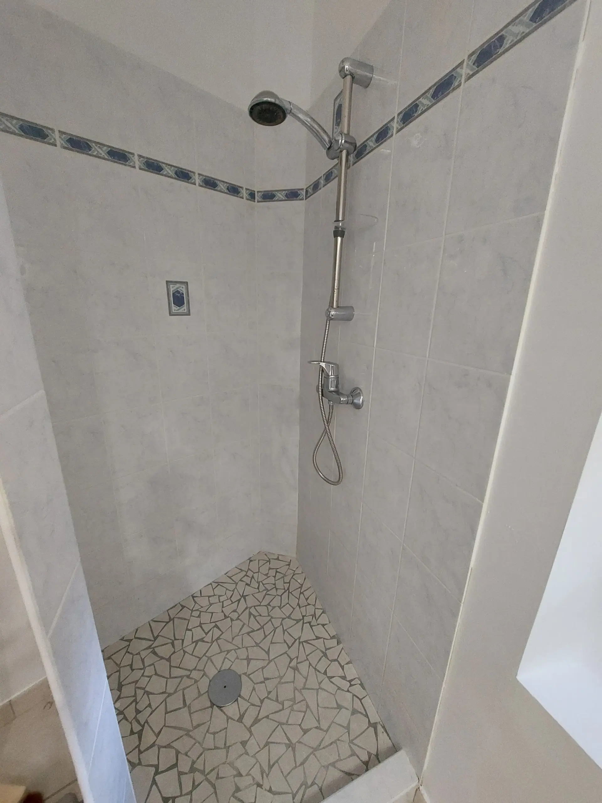 Appartement authentique en pierre au cœur de Montbrison, 82 m² 