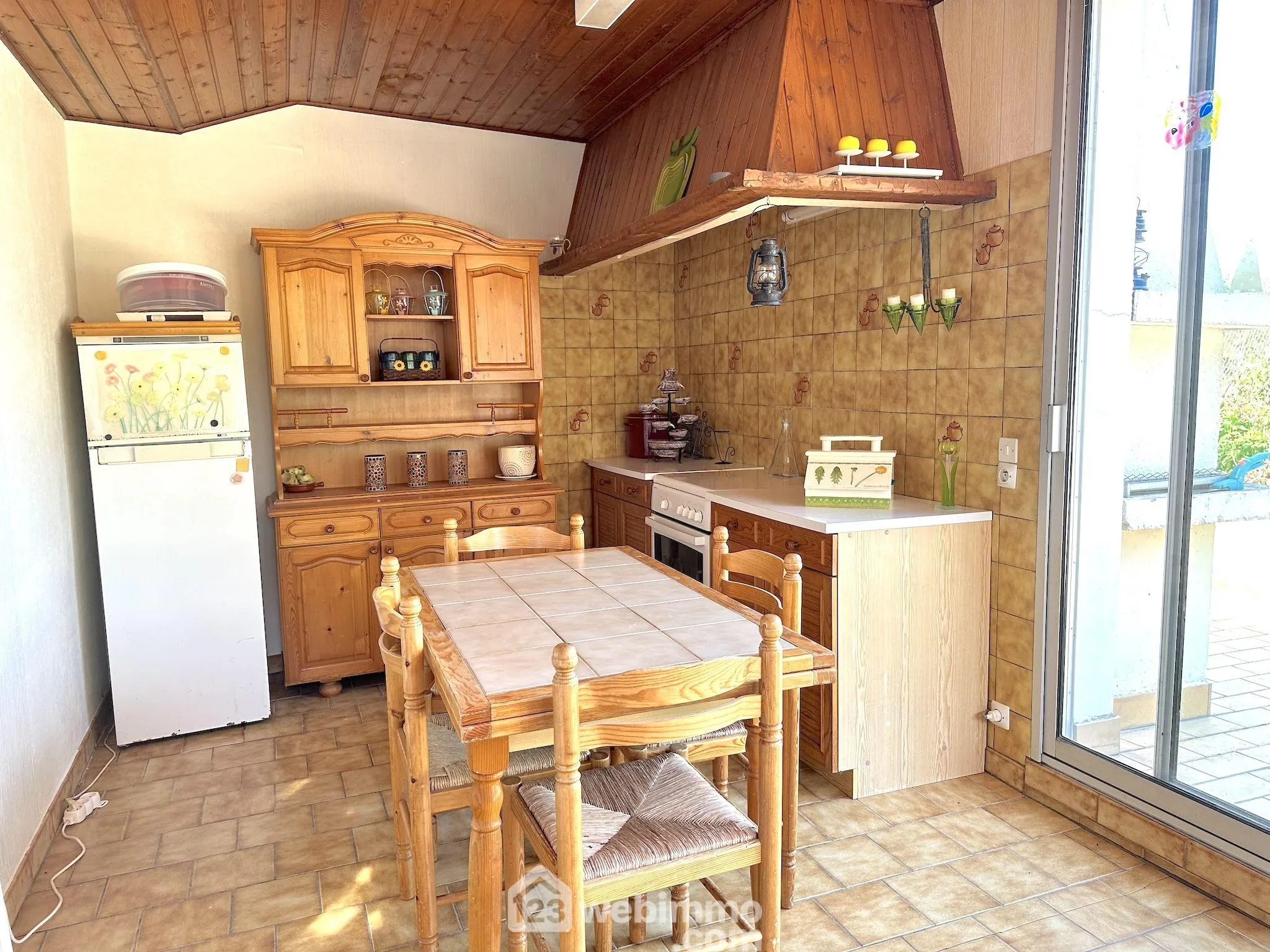 Maison spacieuse avec grands volumes et potentiel à Longué-Jumelles 