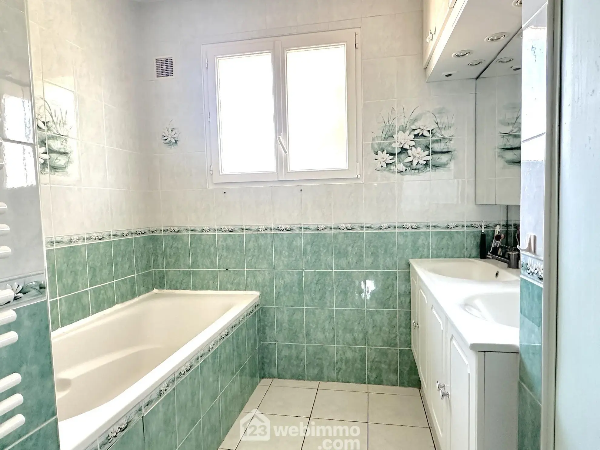 Maison 214m² avec sous-sol et jardin à Longué-Jumelles 