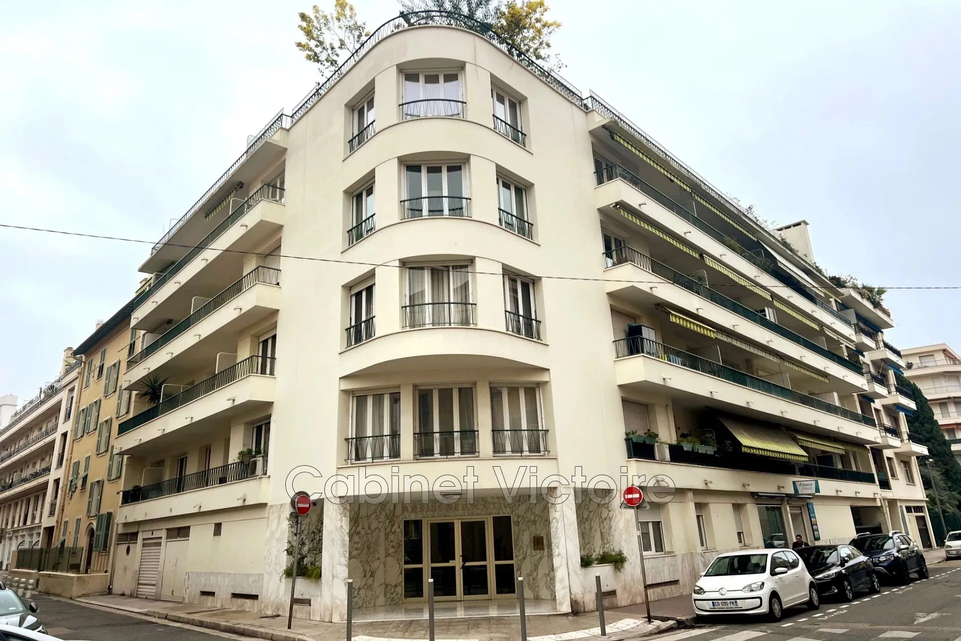 Appartement 1 pièce à Nice avec terrasse proche plages et commodités 