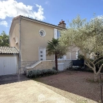 Maison à vendre de 85 m² avec garage et terrasse à Poitiers, quartier calme