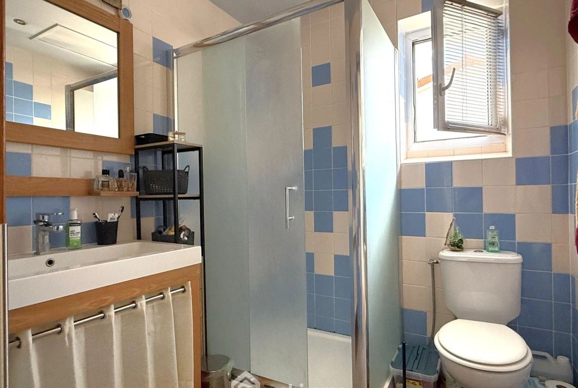 Maison à vendre de 85 m² avec garage et terrasse à Poitiers, quartier calme 