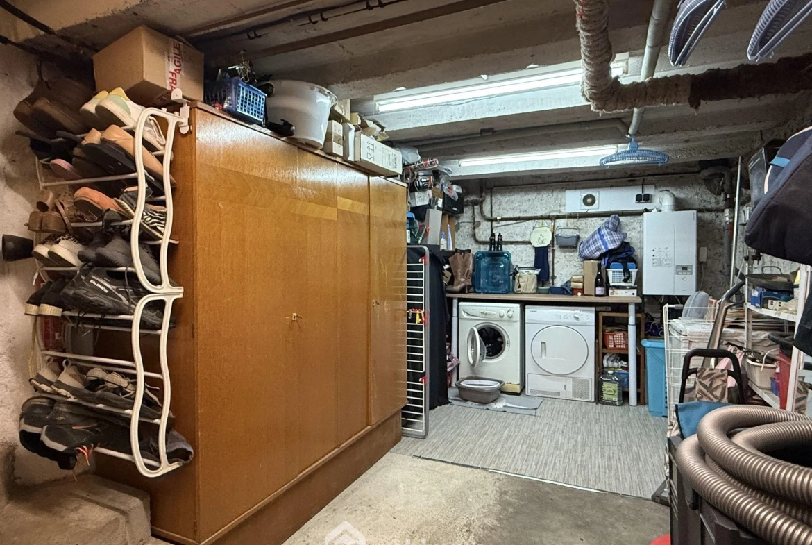 Maison à vendre de 85 m² avec garage et terrasse à Poitiers, quartier calme 