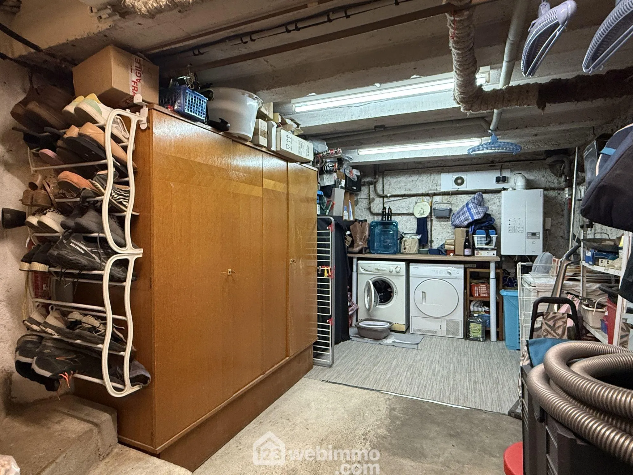 Maison à vendre de 85 m² avec garage et terrasse à Poitiers, quartier calme 