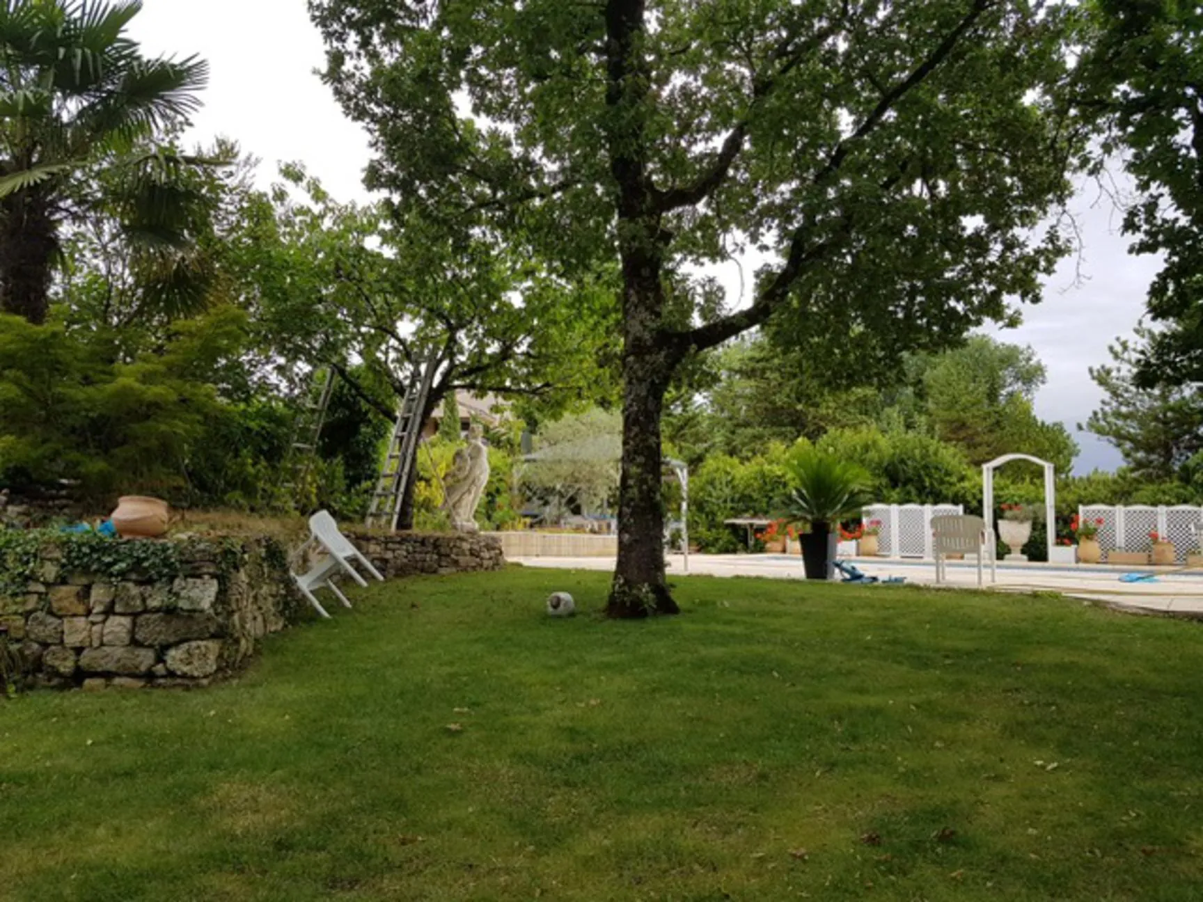 Villa avec piscine à Albi - Vue dominante et grand jardin 