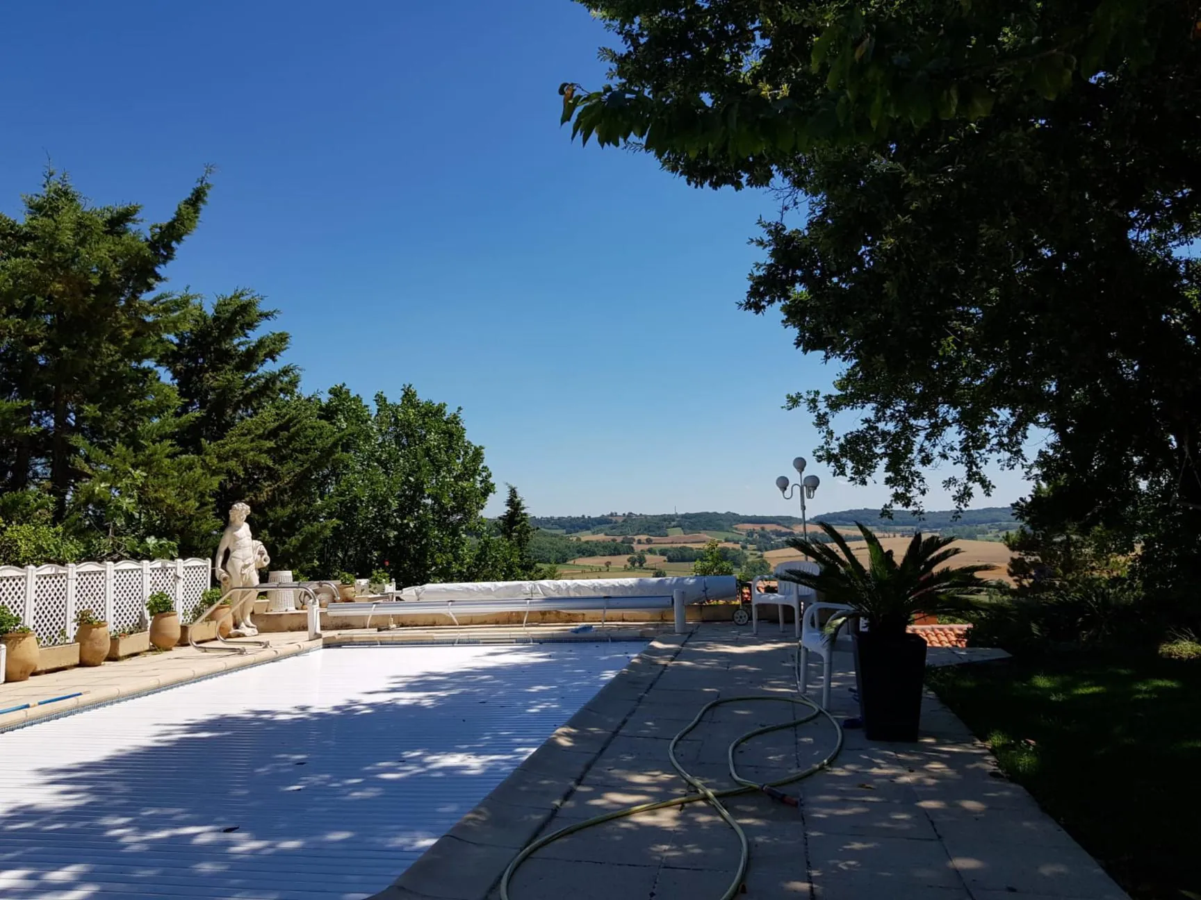 Villa avec piscine à Albi - Vue dominante et grand jardin 