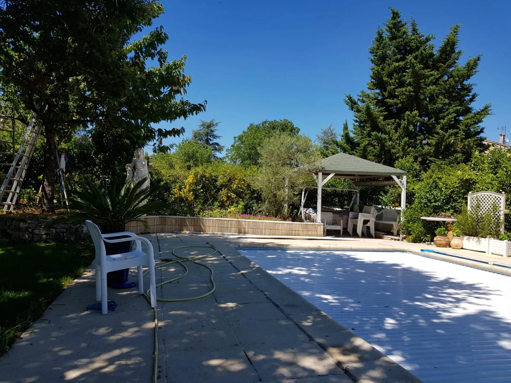 Villa avec piscine à Albi - Vue dominante et grand jardin 
