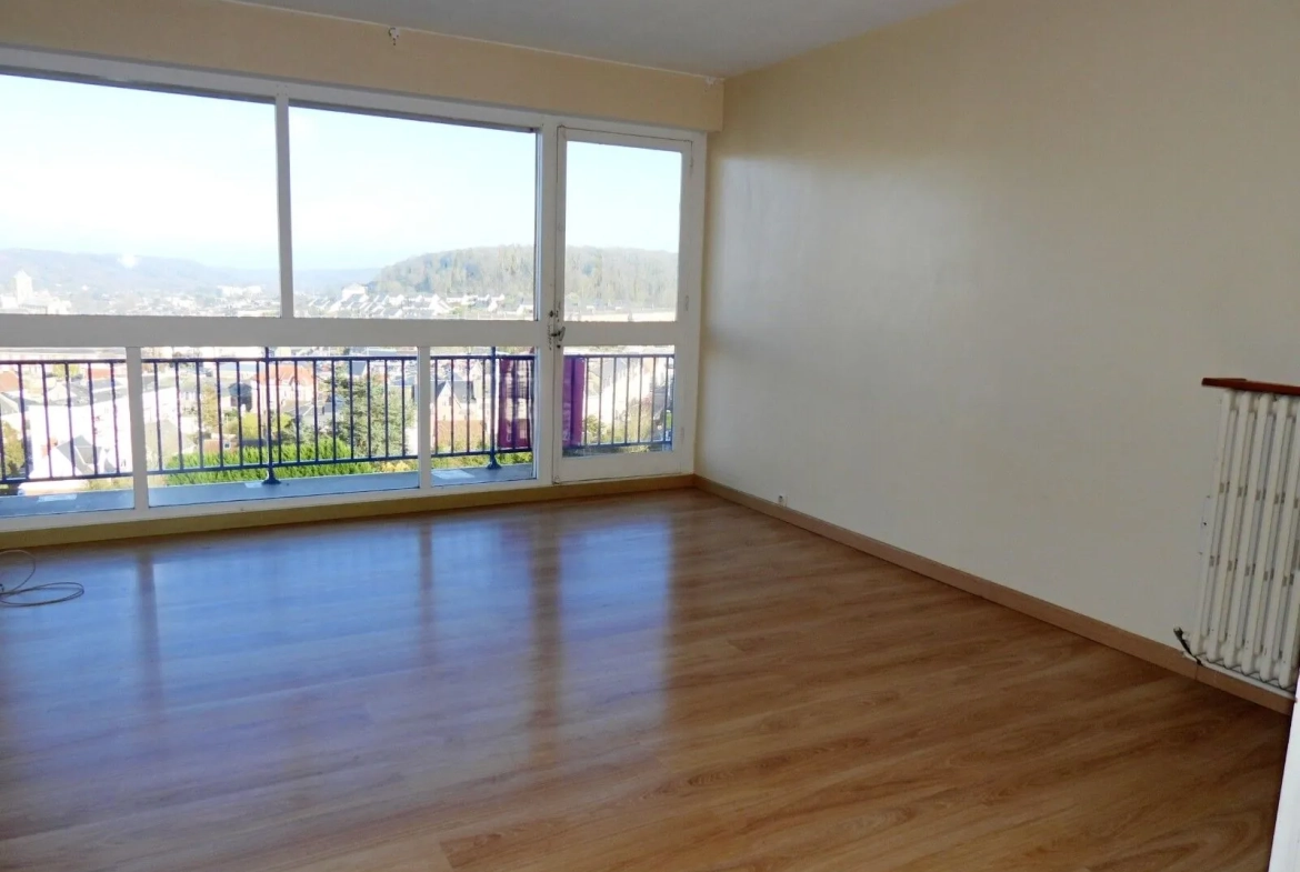 À Fécamp, appartement 2 chambres avec balcon, cave et ascenseur 