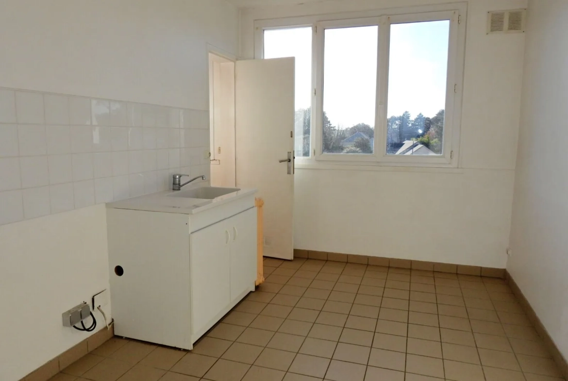 À Fécamp, appartement 2 chambres avec balcon, cave et ascenseur 
