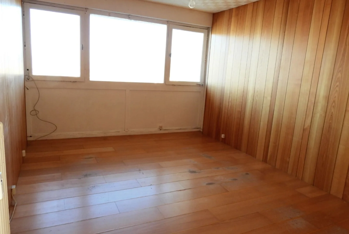À Fécamp, appartement 2 chambres avec balcon, cave et ascenseur 