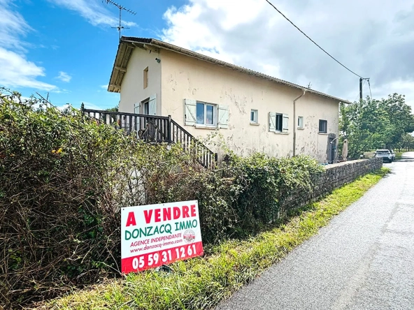 Maison ancienne à Urt avec grande parcelle et potentiel locatif à saisir