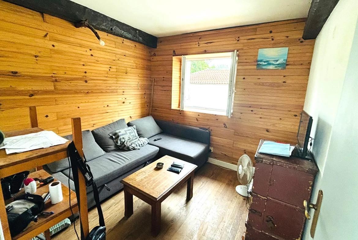 Maison ancienne à Urt avec grande parcelle et potentiel locatif à saisir 