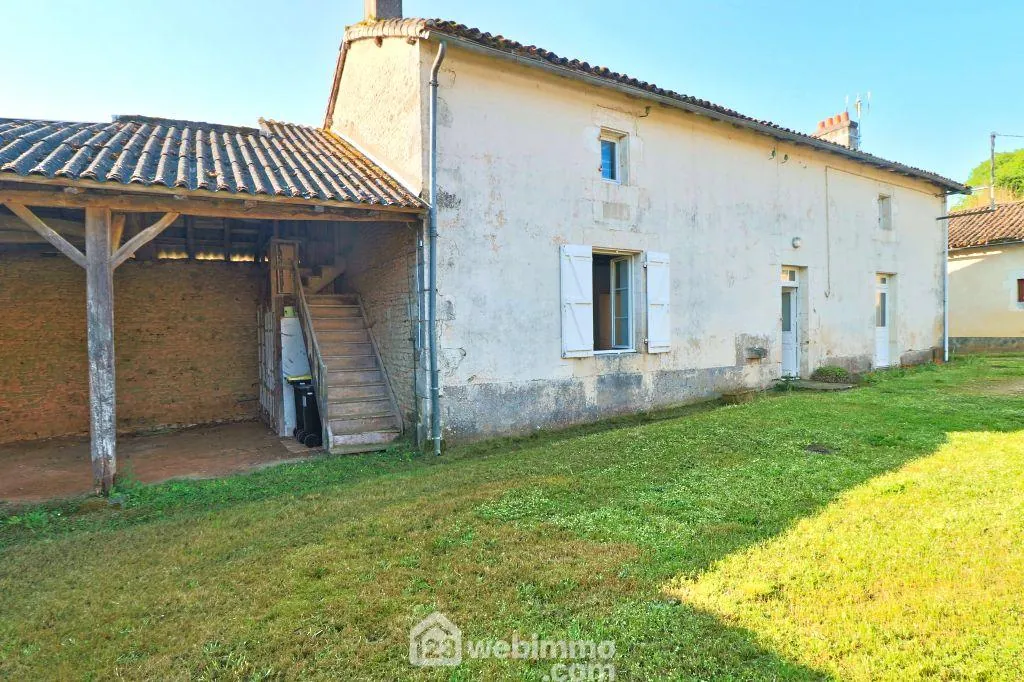 Ensemble immobilier de 2 maisons avec dépendances à Payré, proximité Poitiers 