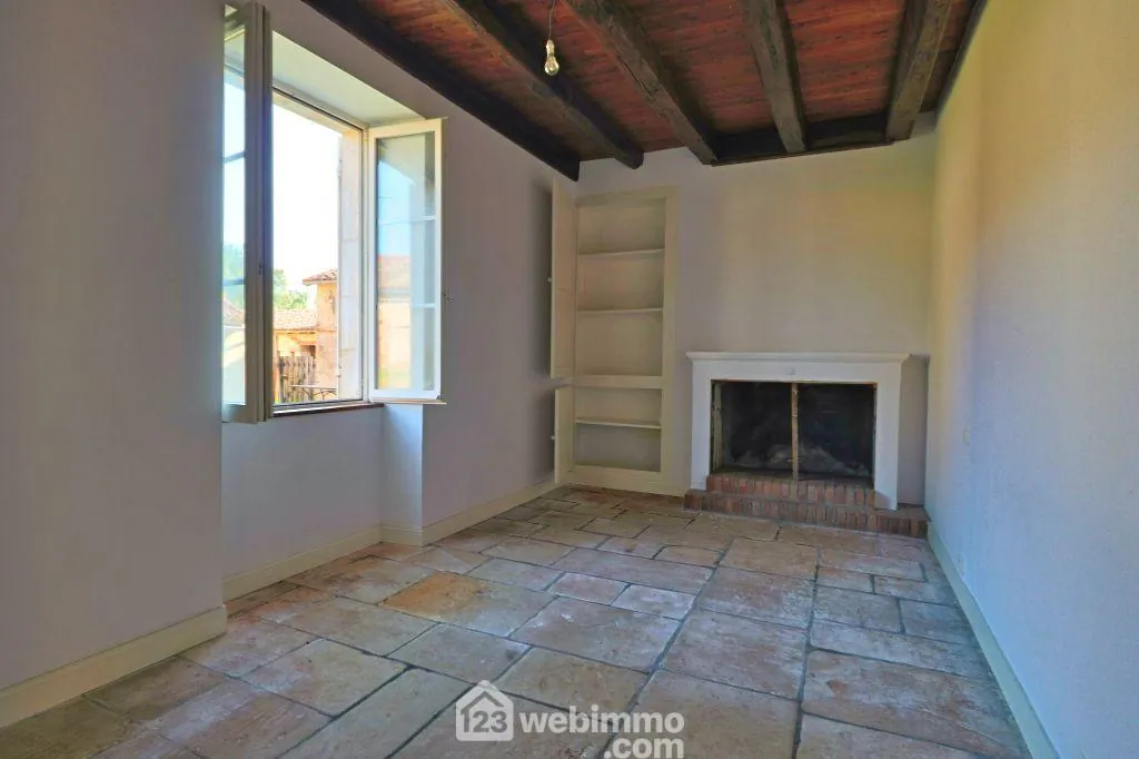 Ensemble immobilier de 2 maisons avec dépendances à Payré, proximité Poitiers 