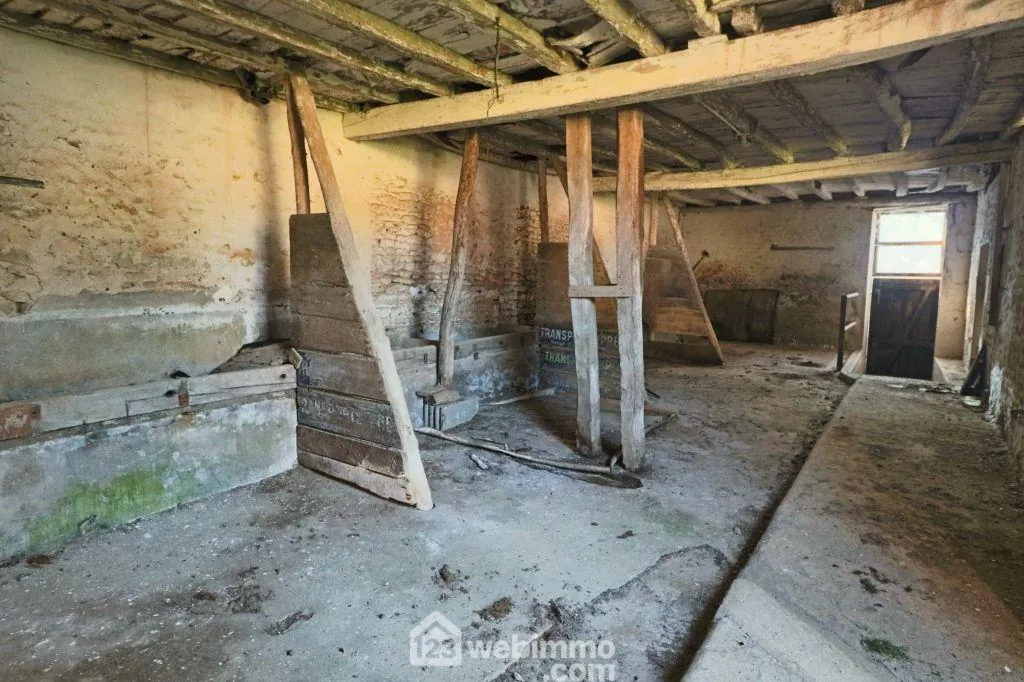 Ensemble immobilier de 2 maisons avec dépendances à Payré, proximité Poitiers 