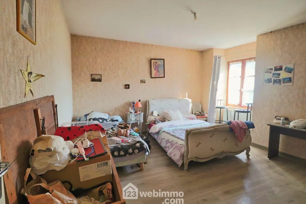 Ensemble immobilier de 2 maisons avec dépendances à Payré, proximité Poitiers 