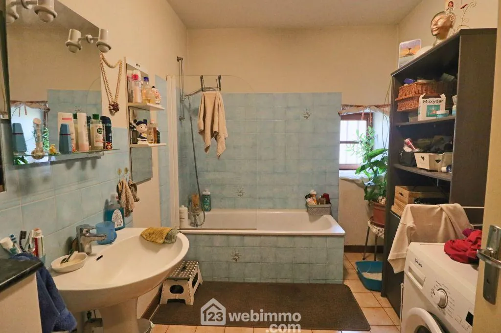 Ensemble immobilier de 2 maisons avec dépendances à Payré, proximité Poitiers 